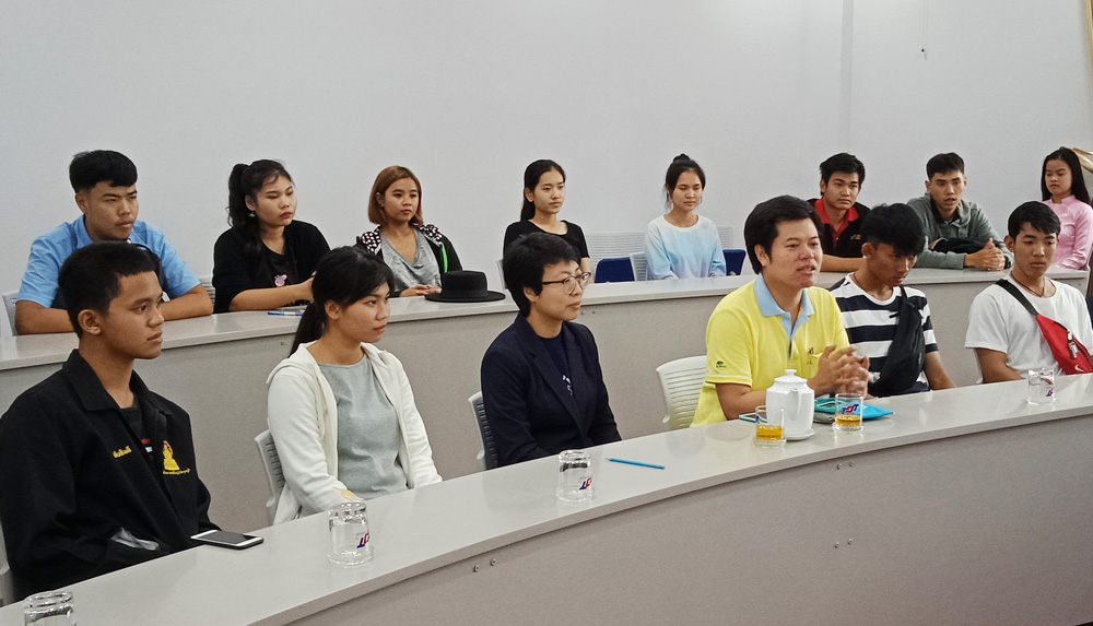 Representatives from Nakhon Pathom Rajabhat University, Thailand, introducing their Department and University