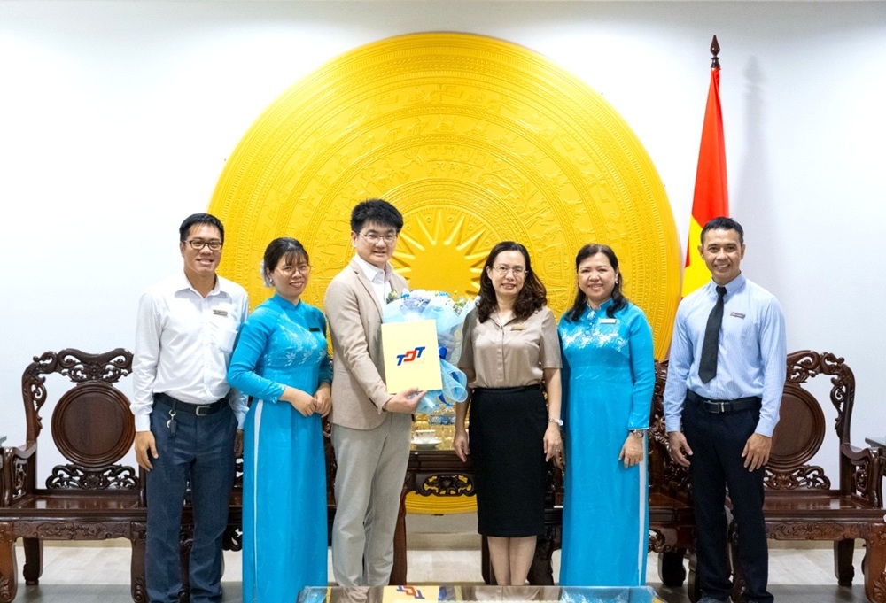 Bổ nhiệm giáo sư