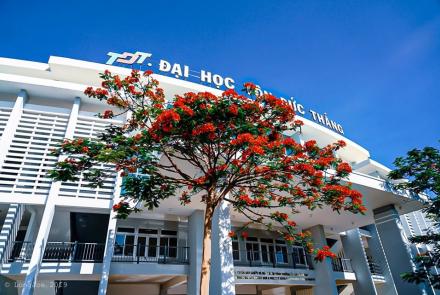 Mùa Hè vừa đến, thày trò Ngành kiến trúc Đại học Tôn Đức Thắng (TDTU) đã có chuyến đi thực tập vẽ ghi kiến trúc tại Thành phố biển Nha Trang tràn đầy ánh nắng và gió…